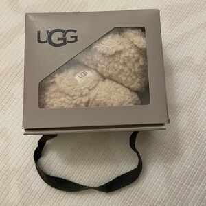 UGG bixbee never worn